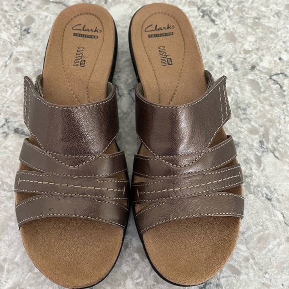 CLARKS METALLIC SANDALS NEW! - Picture 1 of 4